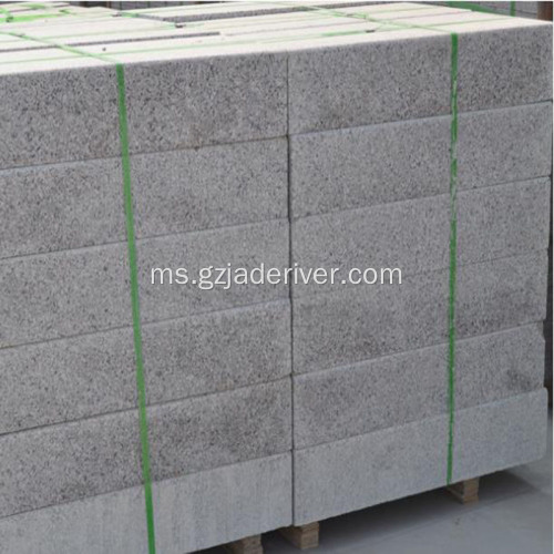 Kelabu Granite Slab Roadside Stone